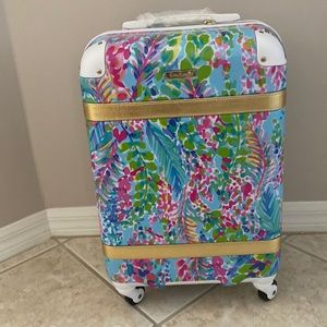 New! Lilly hard-sided suitcase!  Bright fun print! 4 wheel spinner!